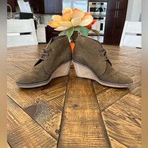 NEW/NEVER WORN - J. CREW MACALISTER WEDGE BOOT Dark Olive Color